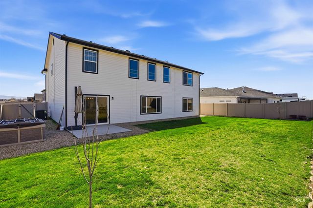 571 Dunmore Ave, Middleton, ID 83644