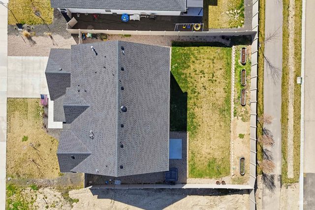 571 Dunmore Ave, Middleton, ID 83644