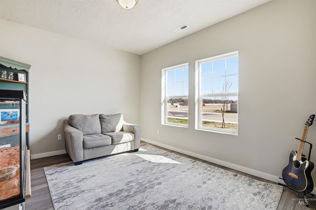 571 Dunmore Ave, Middleton, ID 83644