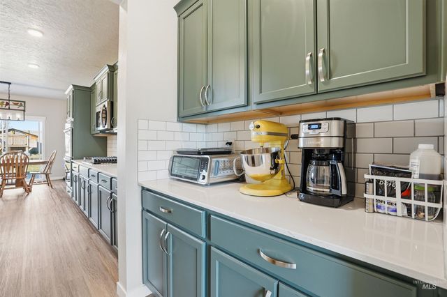 571 Dunmore Ave, Middleton, ID 83644