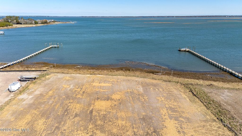 Image 3 of property listing at 109 Sanctuary Drive, Beaufort, NC 28516