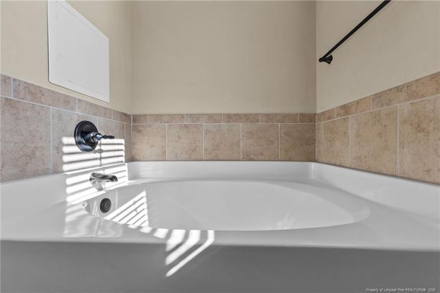 808 Bellingham Way, Fayetteville, NC 28312