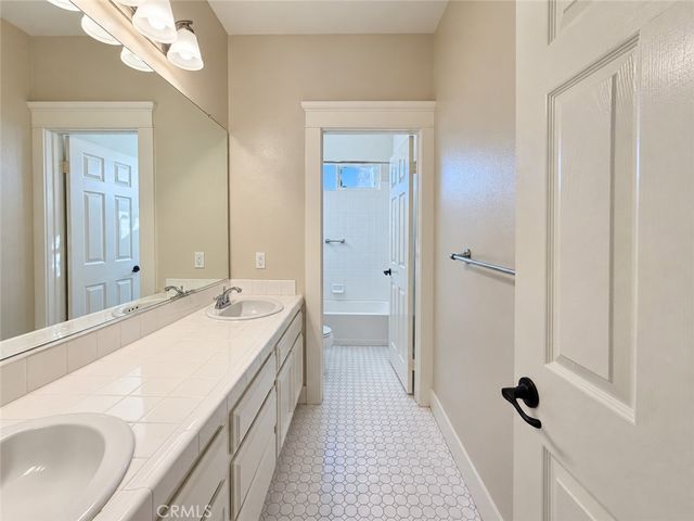 18 Lyon, Aliso Viejo, CA 92656