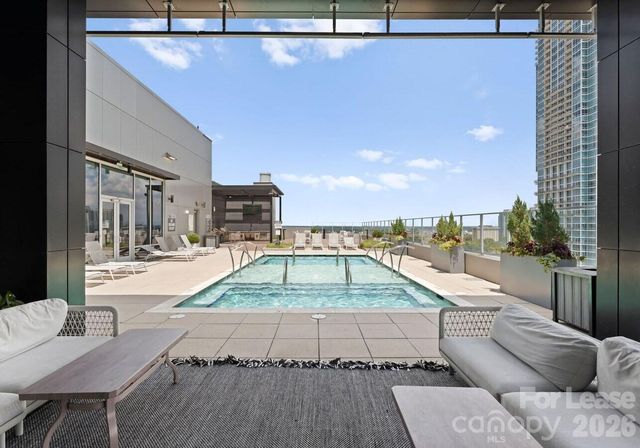 500 W Trade Street B3.T, Charlotte, NC 28202