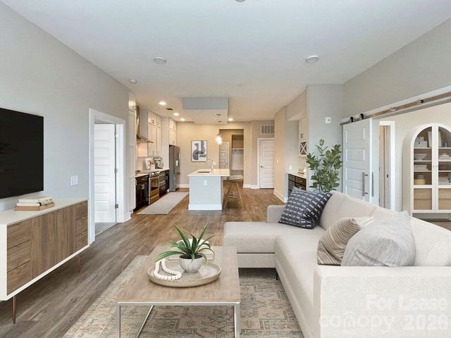 500 W Trade Street B3.T, Charlotte, NC 28202