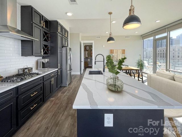 500 W Trade Street B3.T, Charlotte, NC 28202