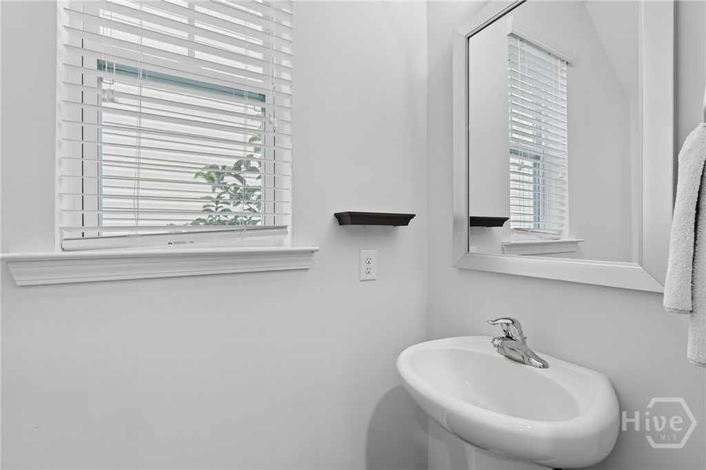 Image 17 of property listing at 12 Pomona Circle, Savannah, GA 31419