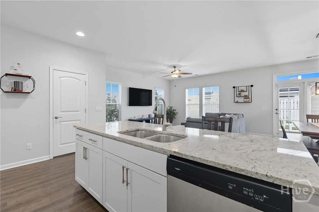 Image 5 of property listing at 12 Pomona Circle, Savannah, GA 31419