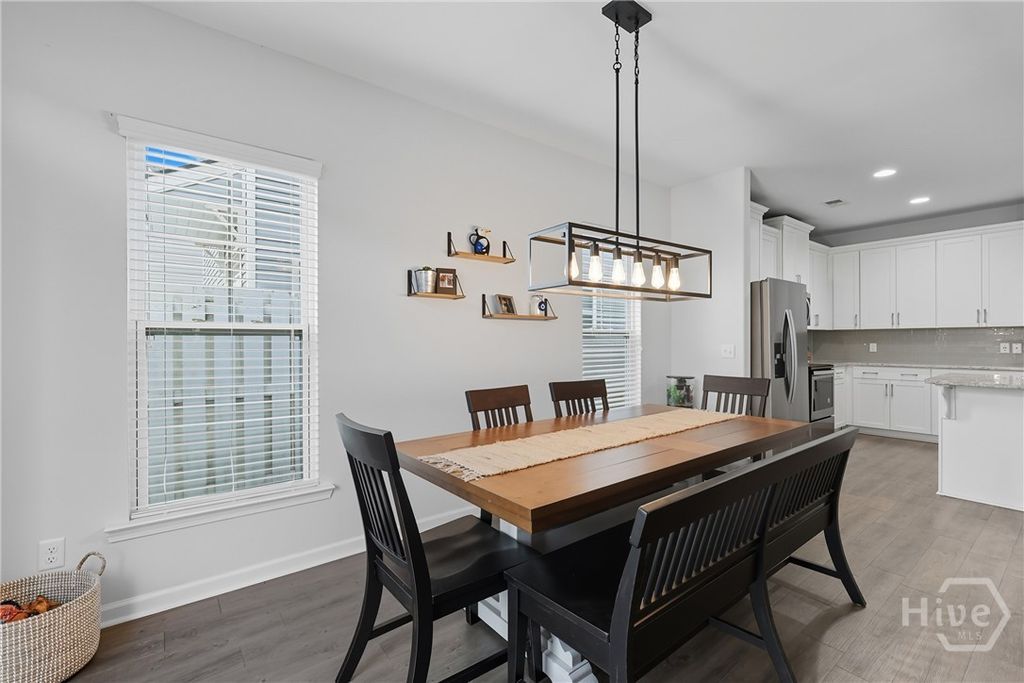 Image 8 of property listing at 12 Pomona Circle, Savannah, GA 31419