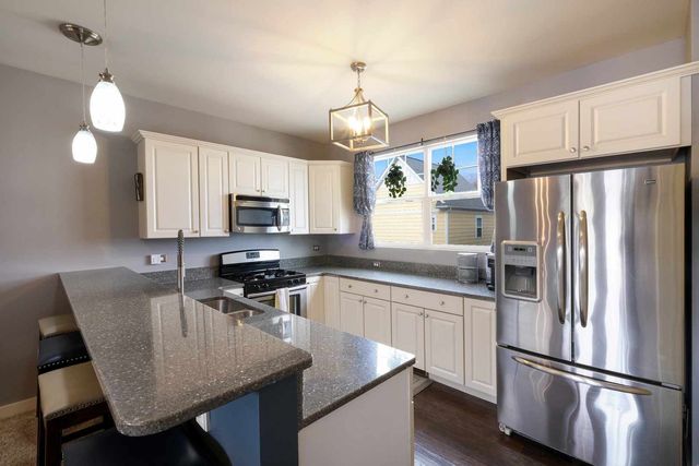 5 River Row, Ottawa, IL 61350