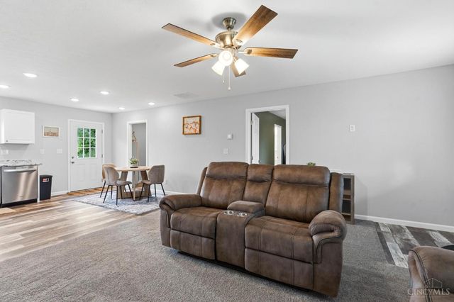 6607 Fascination Way, Hillsboro, OH 45133