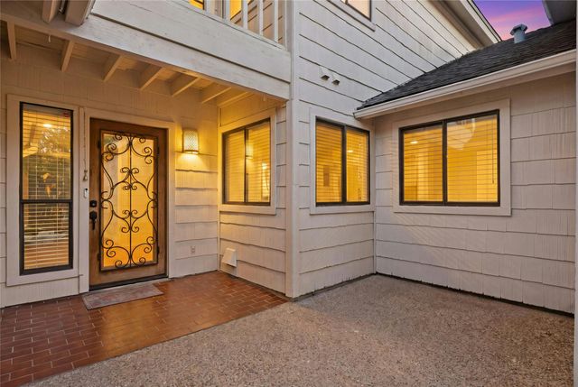 10900 Crown Colony DR 2, Austin, TX 78747
