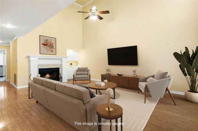 10900 Crown Colony DR 2, Austin, TX 78747