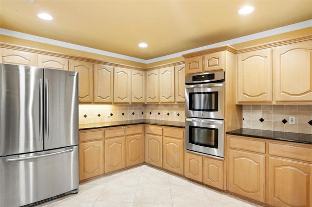 10900 Crown Colony DR 2, Austin, TX 78747