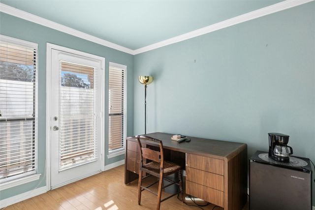 10900 Crown Colony DR 2, Austin, TX 78747
