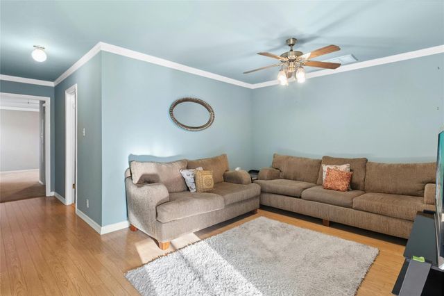 10900 Crown Colony DR 2, Austin, TX 78747
