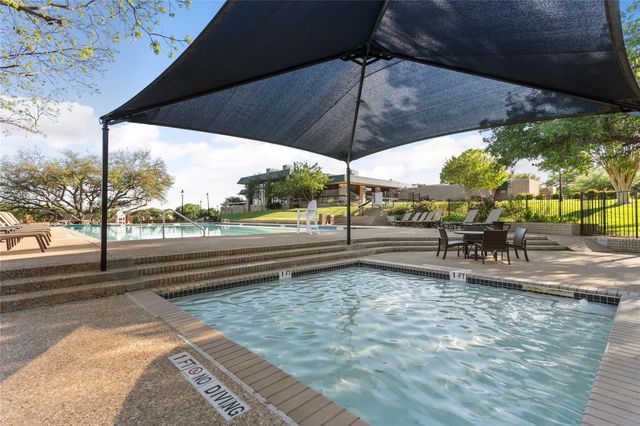 10900 Crown Colony DR 2, Austin, TX 78747