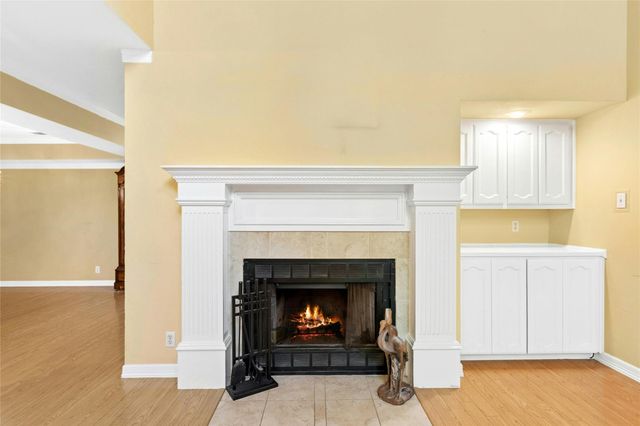 10900 Crown Colony DR 2, Austin, TX 78747