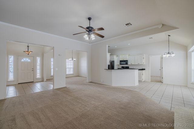 9109 N 153rd Court E, Owasso, OK 74055