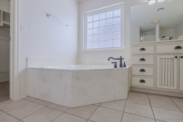 9109 N 153rd Court E, Owasso, OK 74055