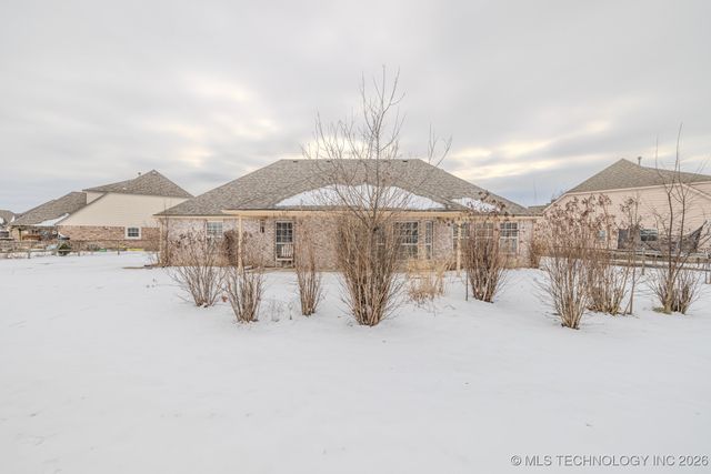 9109 N 153rd Court E, Owasso, OK 74055