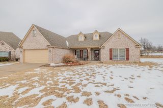 9109 N 153rd Court E, Owasso, OK 74055