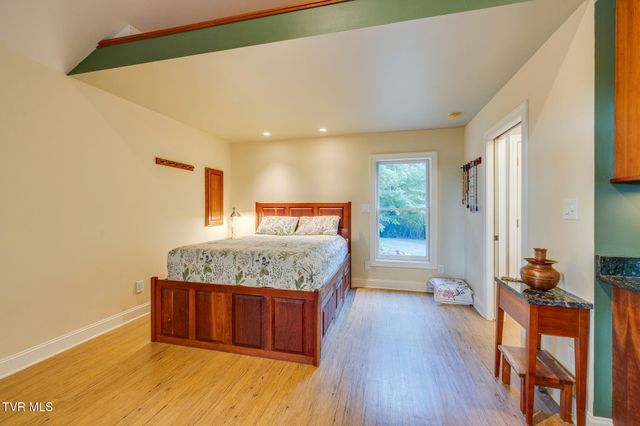 200 Preacher Laws Road, Afton, TN 37616