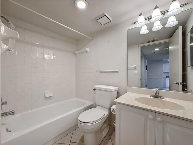 3740 PINEBROOK CIRCLE 607, Bradenton, FL 34209