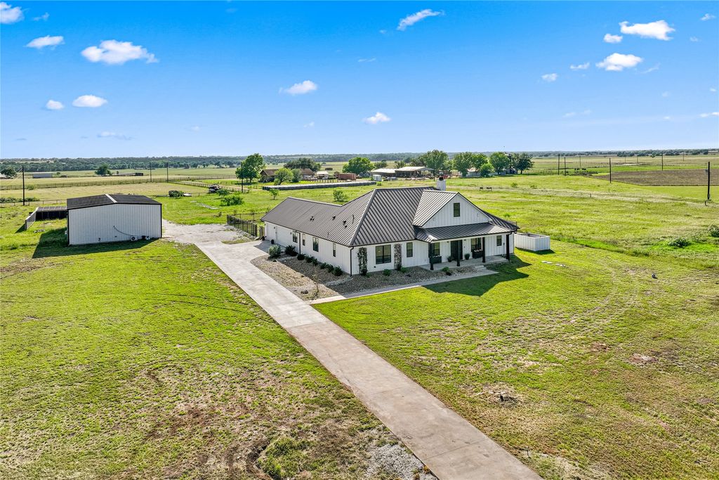 251 Willow Moon Ranch Road, Crawford, TX 76638