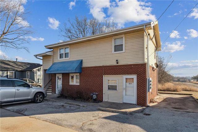 402 N Webster Street, Spring Hill, KS 66083