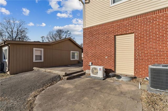 402 N Webster Street, Spring Hill, KS 66083