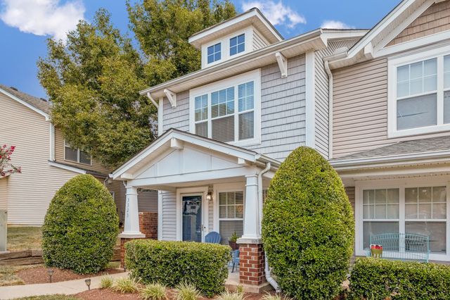 3323 Harpeth Springs Dr, Nashville, TN 37221