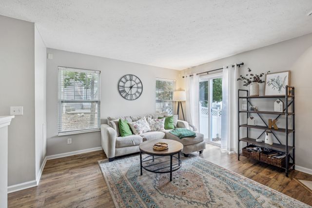 3323 Harpeth Springs Dr, Nashville, TN 37221