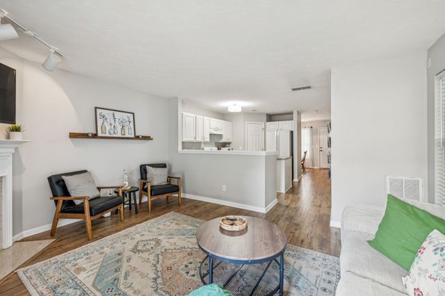 3323 Harpeth Springs Dr, Nashville, TN 37221