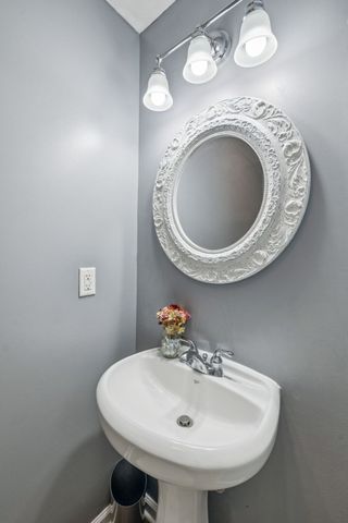 3323 Harpeth Springs Dr, Nashville, TN 37221