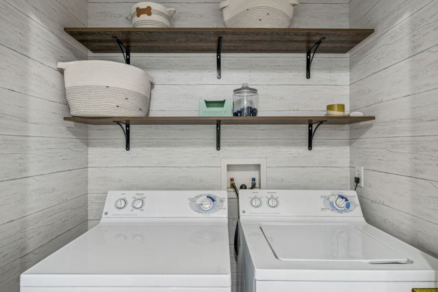 3323 Harpeth Springs Dr, Nashville, TN 37221