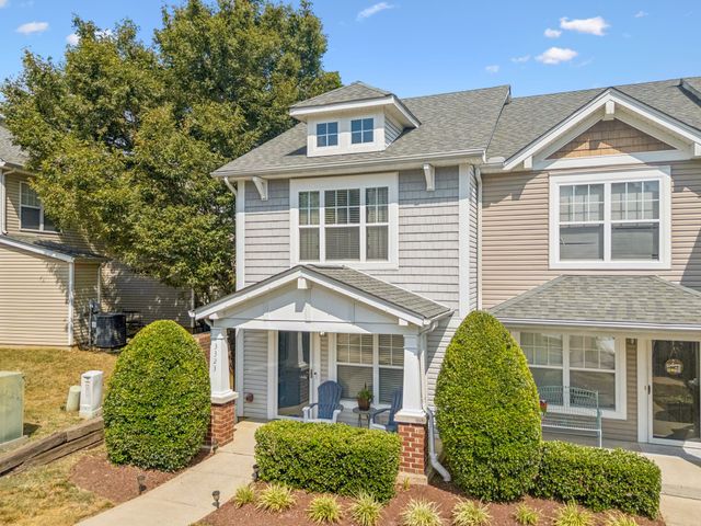 3323 Harpeth Springs Dr, Nashville, TN 37221