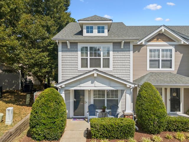 3323 Harpeth Springs Dr, Nashville, TN 37221