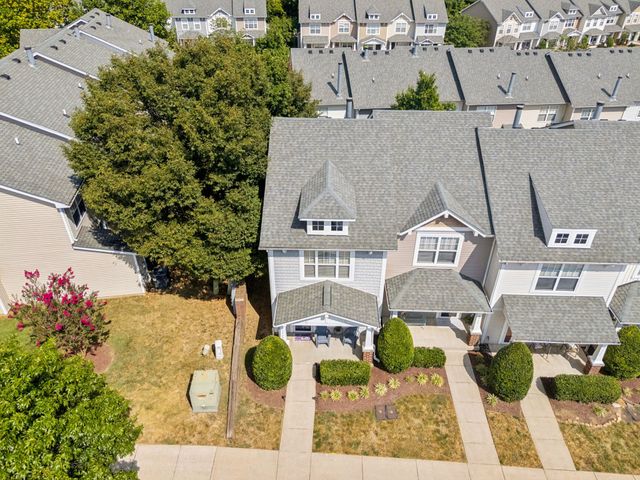 3323 Harpeth Springs Dr, Nashville, TN 37221