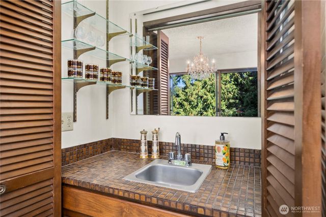 7423 Zircon Drive SW, Lakewood, WA 98498