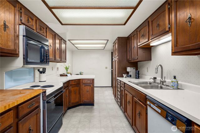 7423 Zircon Drive SW, Lakewood, WA 98498