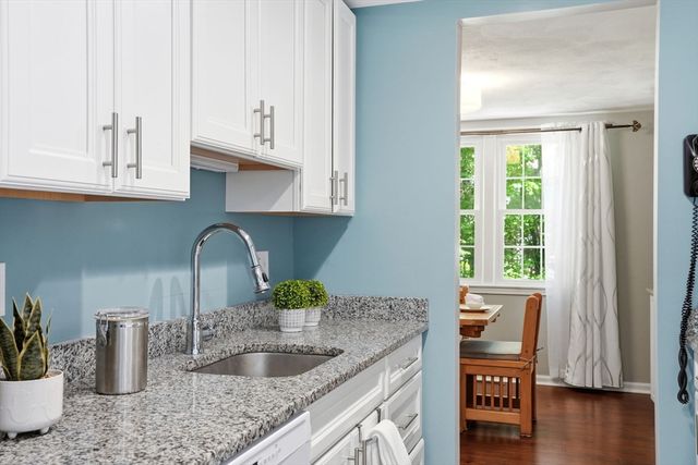 107 Patrick Rd 107, Tewksbury, MA 01876