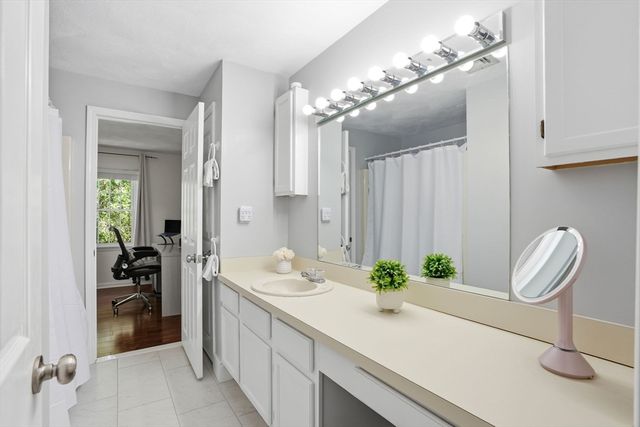 107 Patrick Rd 107, Tewksbury, MA 01876