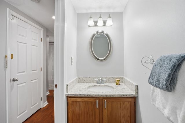 107 Patrick Rd 107, Tewksbury, MA 01876