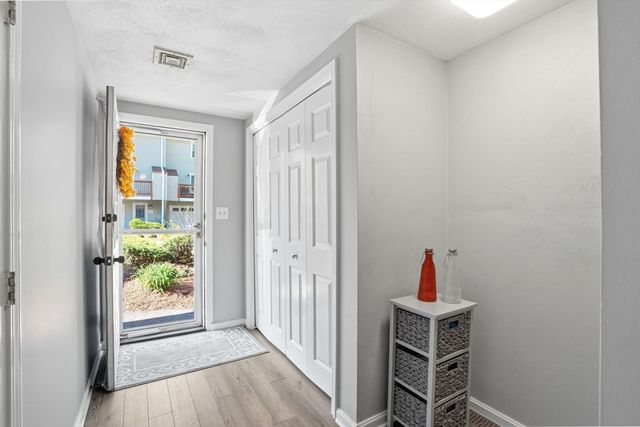 107 Patrick Rd 107, Tewksbury, MA 01876