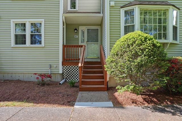 107 Patrick Rd 107, Tewksbury, MA 01876