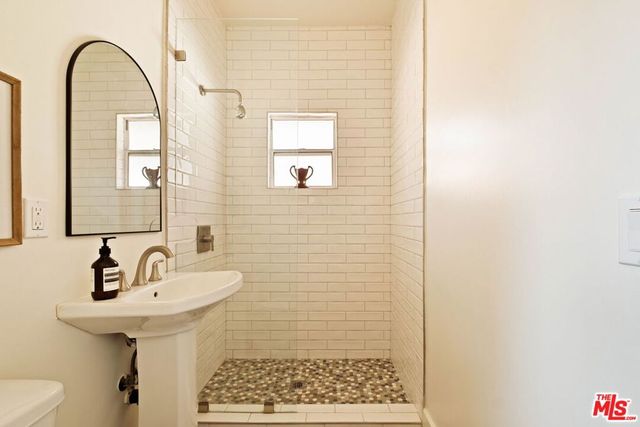 1419 Rolland Curtis Place, Los Angeles, CA 90062
