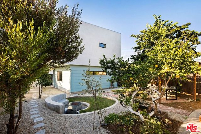 1419 Rolland Curtis Place, Los Angeles, CA 90062