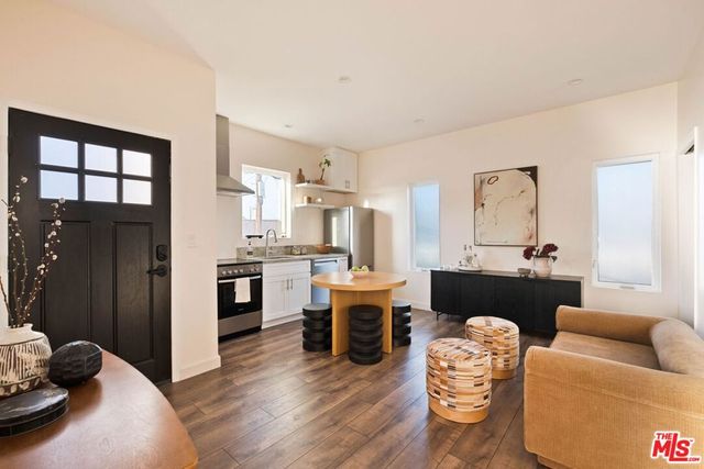 1419 Rolland Curtis Place, Los Angeles, CA 90062