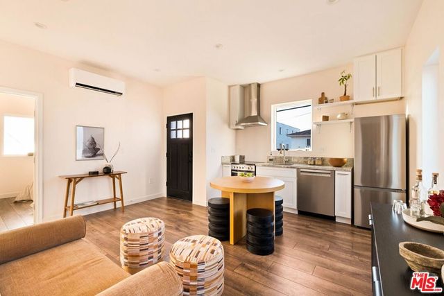 1419 Rolland Curtis Place, Los Angeles, CA 90062